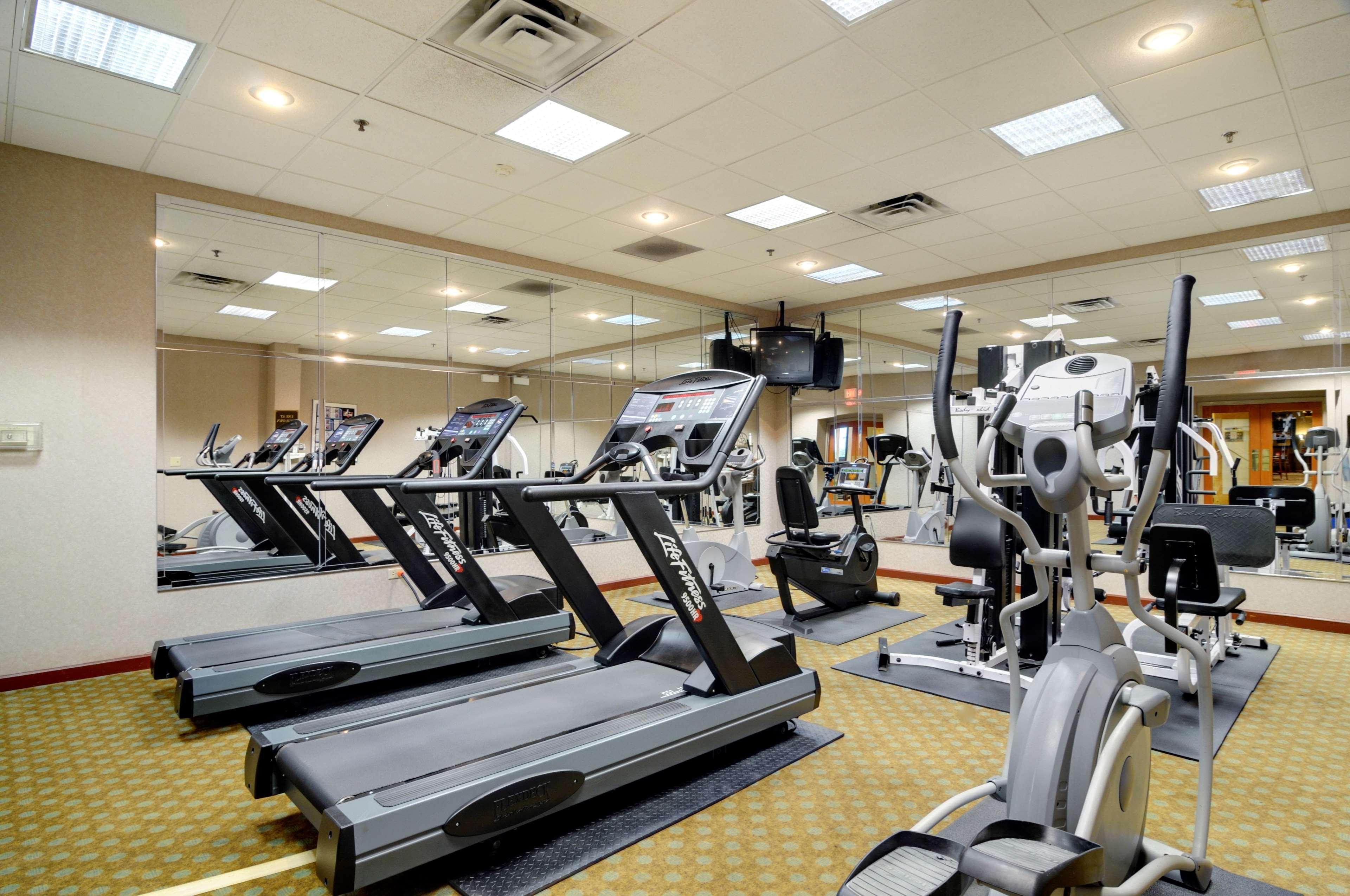 Best Western Plus Chicago Hillside Exterior photo
